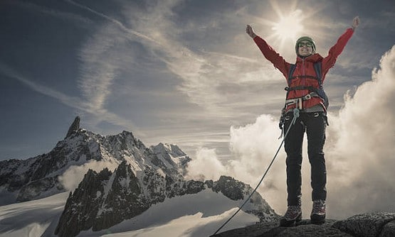 montagne-femme-joie